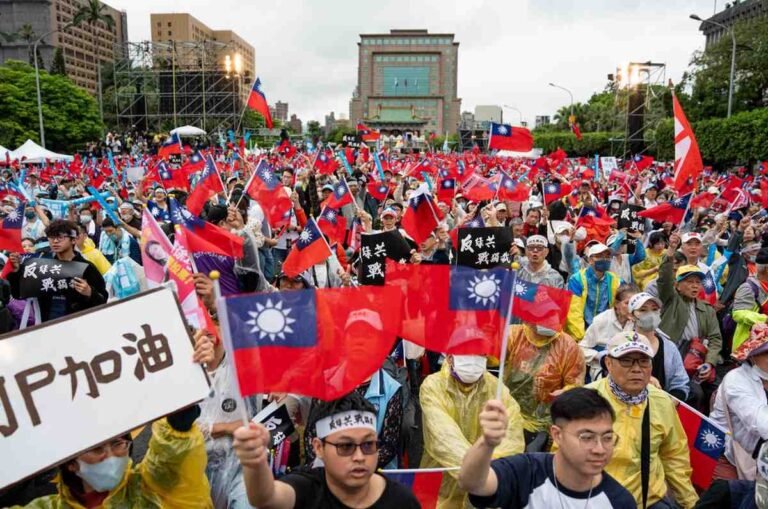 台湾の大規模罷免運動：私たちは彼らを選べても、罷免は決してできないのか？